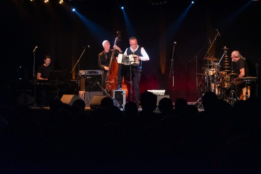 Wiesław Prządka z zespołem